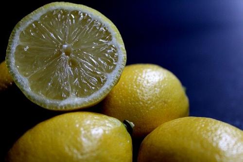 Вода с лимоном утром натощак вред или польза. Польза воды с лимоном натощак по утрам