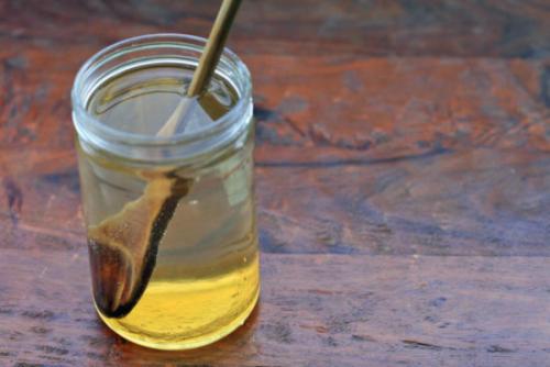 Чем полезен мед с водой утром натощак. Полезные свойства
