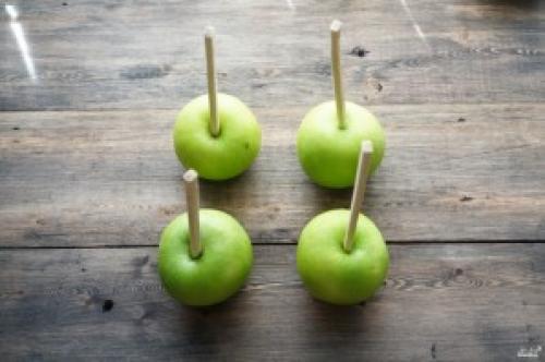 Как приготовить яблоки в карамели в домашних условиях. Карамельное яблоко