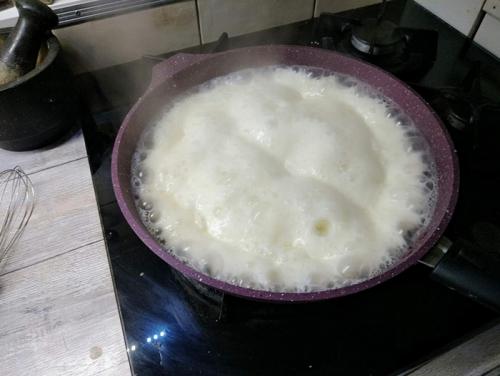 Яблочный пирог карамелизированный. Яблоки в карамели - но теперь в виде пирога