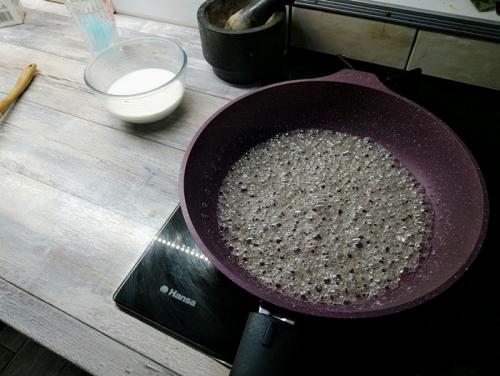 Как карамелизировать яблоки для пирога. Яблоки в карамели - но теперь в виде пирога