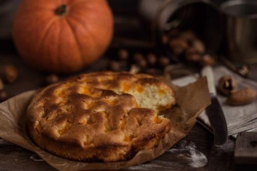 Шарлотка с карамелизированными яблоками в мультиварке. 15 рецептов шарлотки в мультиварке для тех, кто любит вкусно поесть