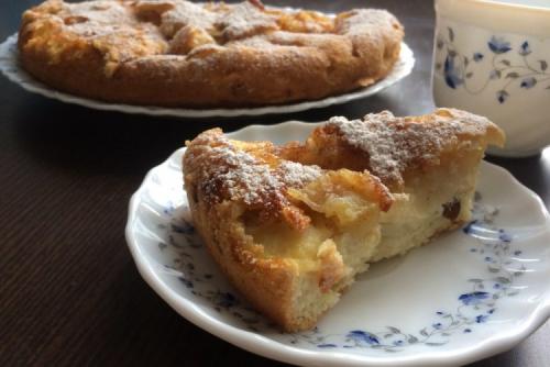 Шарлотка с карамелизированными яблоками на сковороде. 12 быстрых рецептов шарлотки на сковороде