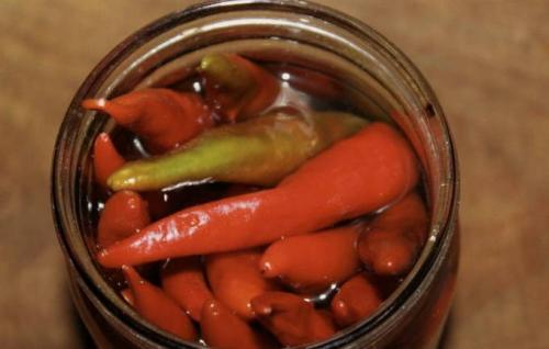 Какие существуют способы приготовления острых перцев для длительного хранения. Горький перец, маринованный на зиму