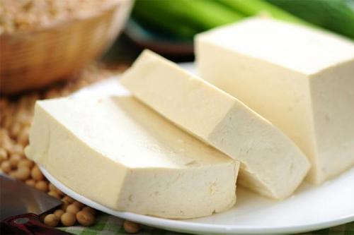 В каких продуктах содержится кальций. Топ-5 продуктов, богатых кальцием 07 В каких продуктах содержится кальций. Топ-5 продуктов, богатых кальцием 07