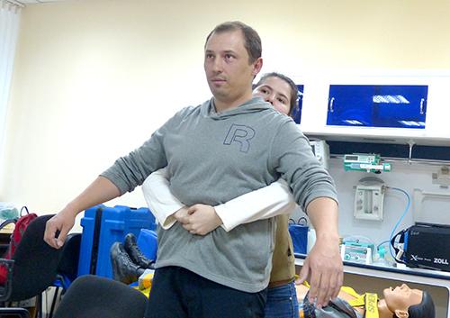 Что делать, если подавился и не можешь откашляться. Человек подавился. Первая помощь