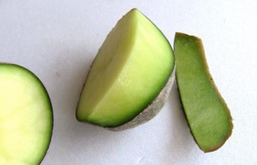 Почему нельзя есть зеленую картошку. Чем опасна зеленая картошка и почему ее нельзя употреблять