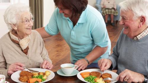 10 правил питания в пожилом возрасте от компании Senior Group. Питание в пожилом возрасте: какие особенности? 03 10 правил питания в пожилом возрасте от компании Senior Group. Питание в пожилом возрасте: какие особенности? 03