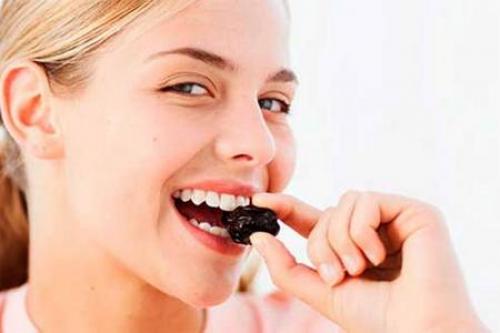 Как приготовить чернослив от запора. Рецепты и рекомендации