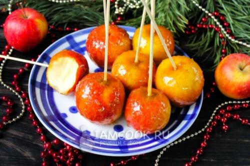 Яблоки в карамели на палочке 07