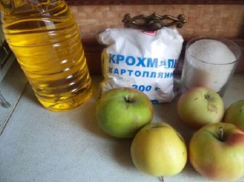 Какие сочетания ингредиентов можно использовать для приготовления яблок в красной карамели. Яблочные дольки в карамели