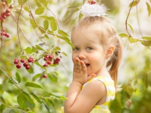Как вишня влияет на здоровье кожи.