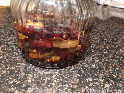 Вяленый чернослив рецепт. Вяленая слива с чесноком и прованскими травами в масле