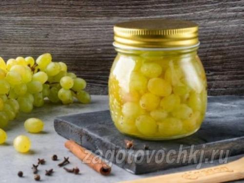 Что приготовить из кислого домашнего винограда. Готовим сок и компот из винограда на зиму: домашние рецепты 08 Что приготовить из кислого домашнего винограда. Готовим сок и компот из винограда на зиму: домашние рецепты 08