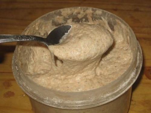 Закваска из изюма для хлеба. Натуральная закваска для хлеба