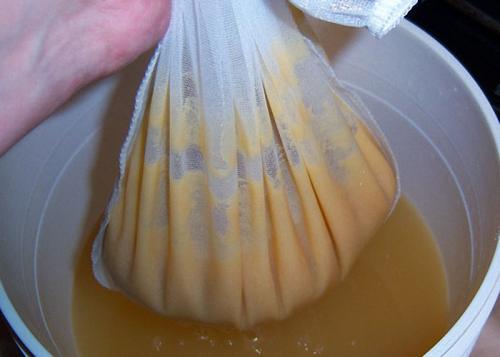 Закваска для вина из яблок. Как поставить крепкое домашнее вино из сладких и кислых яблок