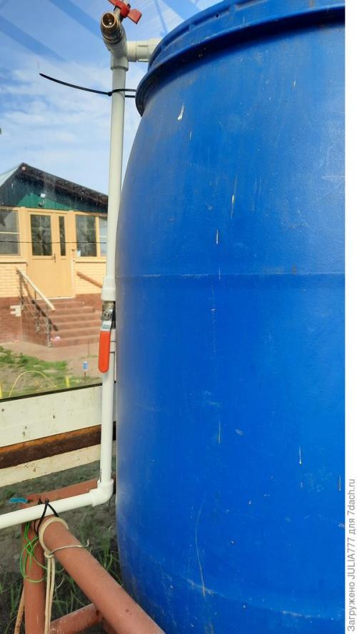 Почему стоит использовать капельный полив в теплице. Капельный полив в теплице - моё спасение