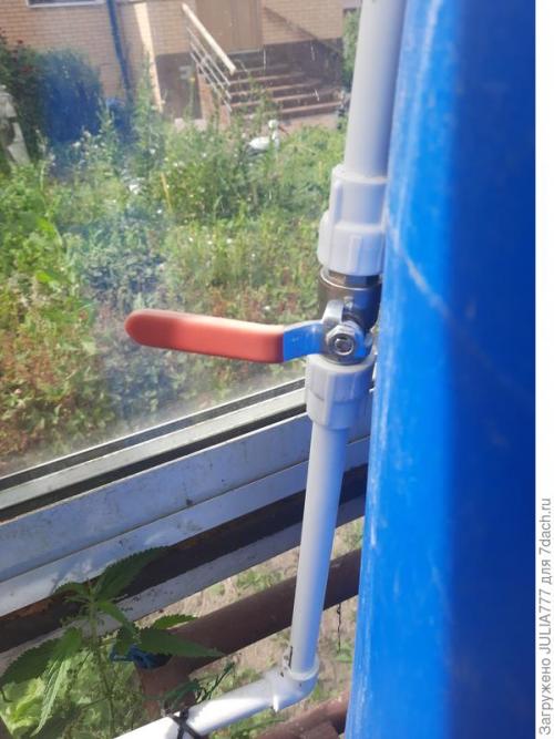 Почему стоит использовать капельный полив в теплице. Капельный полив в теплице - моё спасение