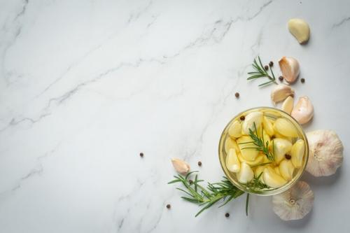 Почему чесночная вода считается более эффективной для здоровья. Натуральный эликсир: как чесночная вода поможет укрепить иммунитет и сердце